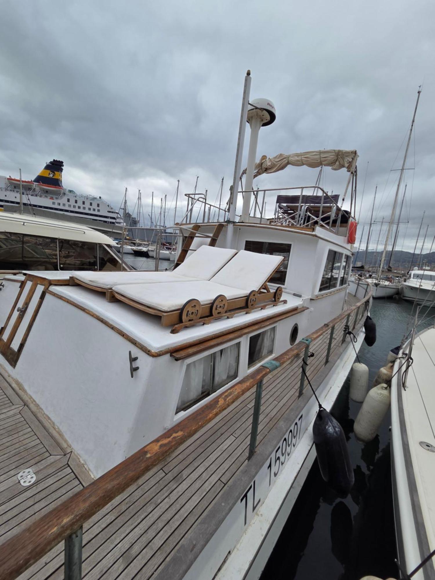 Moment De Legende Botel *