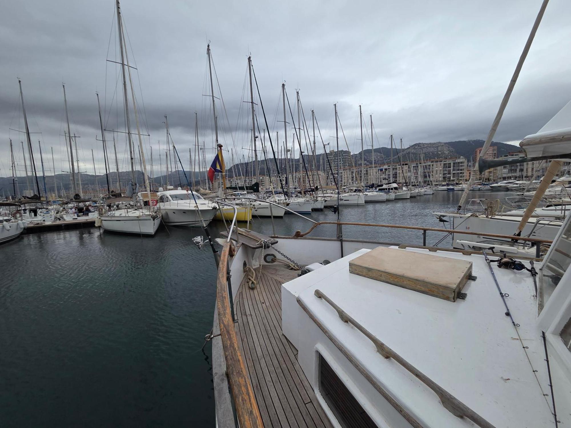 Botel Moment De Legende Toulon